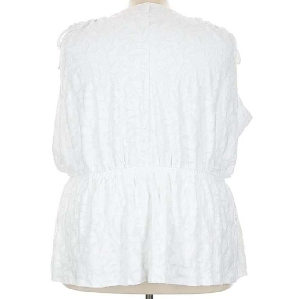NWT Lane Bryant White Textured Ruched Shoulder Peplum Blouse Size 26/28 - Picture 3 of 6